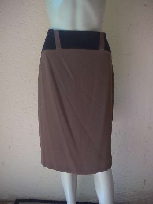 ESSENCE BROWN KNEE LENGTH PENCIL SKIRT WITH BLACK TRIM PURCHASED FROM TRUWORTHS - SIZE 32