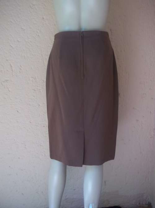 ESSENCE BROWN KNEE LENGTH PENCIL SKIRT WITH BLACK TRIM PURCHASED FROM TRUWORTHS - SIZE 32