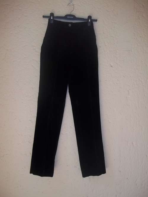 CLOWNS BLACK VELVET HIGH WAISTED VINTAGE JEANS - Size 33 (9) ( reserved for cookingdaniel ))
