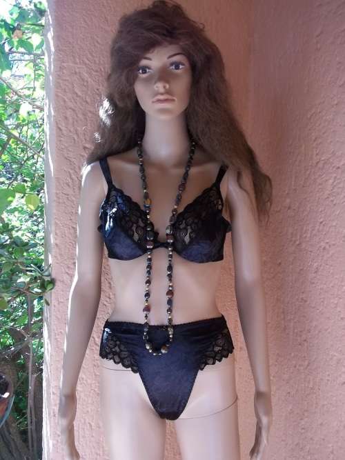 TRIUMPH INTERNATIONAL BLACK SATIN BRA SET WITH LACE INSERTS  - BRA SIZE - 34 C HIGH KINI - SMALL