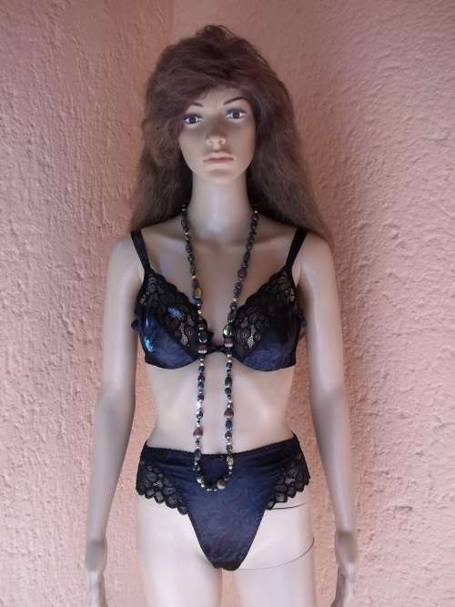 TRIUMPH INTERNATIONAL BLACK SATIN BRA SET WITH LACE INSERTS  - BRA SIZE - 34 C HIGH KINI - SMALL