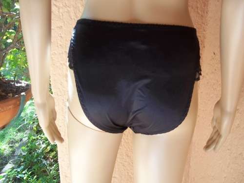 TRIUMPH INTERNATIONAL BLACK SATIN BRA SET WITH LACE INSERTS  - BRA SIZE - 34 C HIGH KINI - SMALL