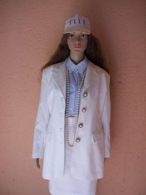 *** SALE*** STYLISH CHARTER CLUB WHITE SUIT PURCHASED FROM EDGARS - SIZE 32