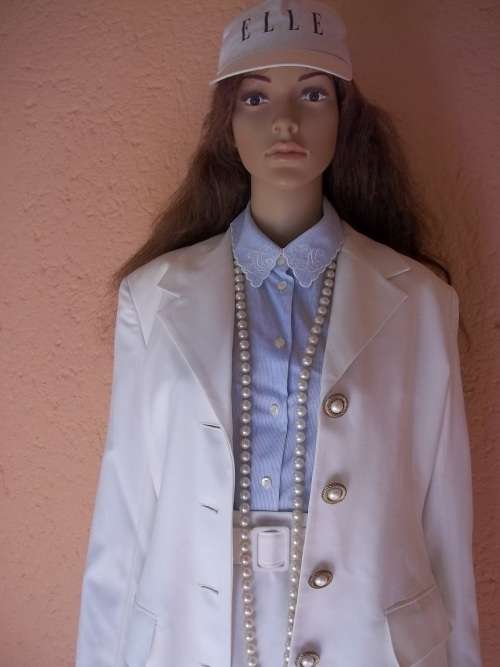 *** SALE*** STYLISH CHARTER CLUB WHITE SUIT PURCHASED FROM EDGARS - SIZE 32