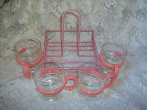 STUNNING PINK RETRO COFFEE MUGS X 4 - WITH CARRIER / TRAY - CAN ALSO BE USED FOR LEMON TEA