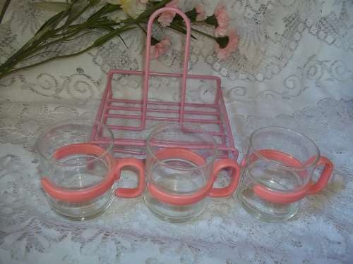 STUNNING PINK RETRO COFFEE MUGS X 4 - WITH CARRIER / TRAY - CAN ALSO BE USED FOR LEMON TEA