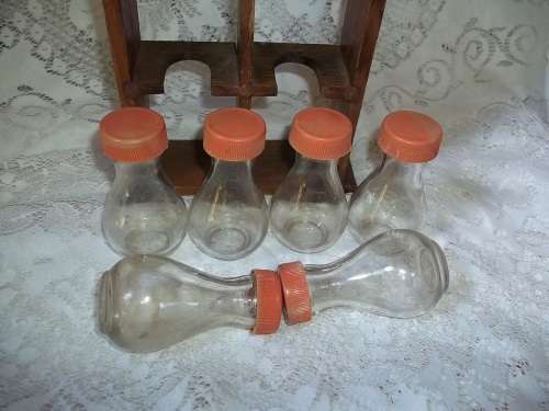 *** SALE *** WOODEN VINTAGE SPICE RACK WITH SIX GLASS CONTAINERS - CAN BE MOUNTED