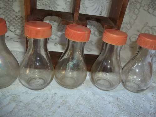 *** SALE *** WOODEN VINTAGE SPICE RACK WITH SIX GLASS CONTAINERS - CAN BE MOUNTED