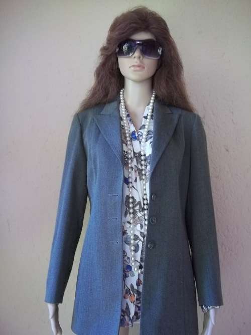 NEW CONDITION MISS CASSIDY VINTAGE FAWN PURE NEW WOOL PANTSUIT - SIZE 34 ( 10 )