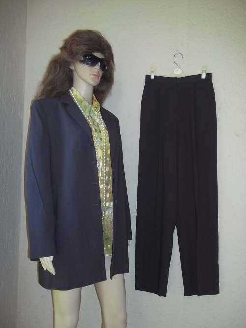 STUNNING CHOCOLATE BROWN NEW CONDITION PANTSUIT FROM WOOLWORTHS - JACKET SIZE 36 PANTS 34