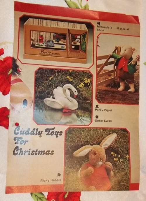 CUDDLY TOYS FOR CHRISTMAS - SUPPLEMENT LIVING AND LOVING MAGAZINE - PULL OUT PATTERNS TO KNIT & SEW