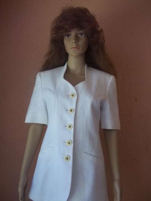 STUNNING WHITE GIORGI0 LINEN PANTSUIT FROM QUEENSPARK - SIZE 34 / 32