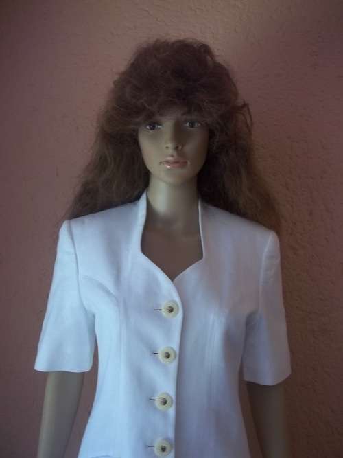 STUNNING WHITE GIORGI0 LINEN PANTSUIT FROM QUEENSPARK - SIZE 34 / 32