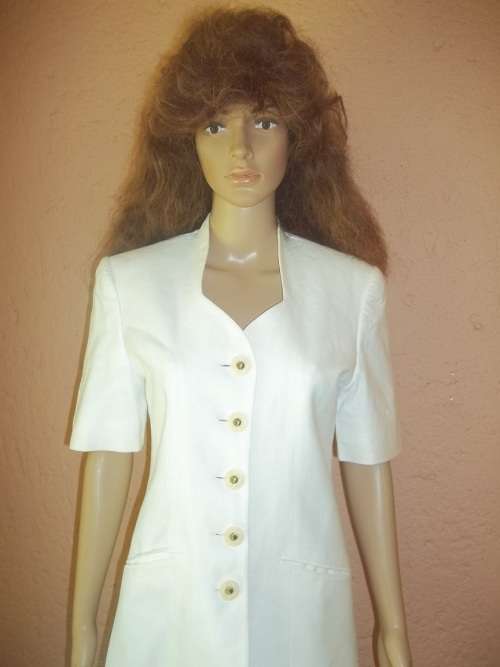 STUNNING WHITE GIORGI0 LINEN PANTSUIT FROM QUEENSPARK - SIZE 34 / 32