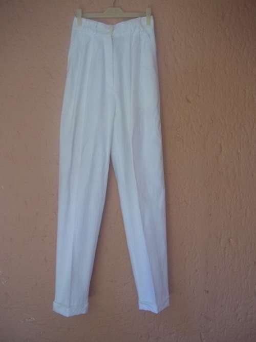 STUNNING WHITE GIORGI0 LINEN PANTSUIT FROM QUEENSPARK - SIZE 34 / 32