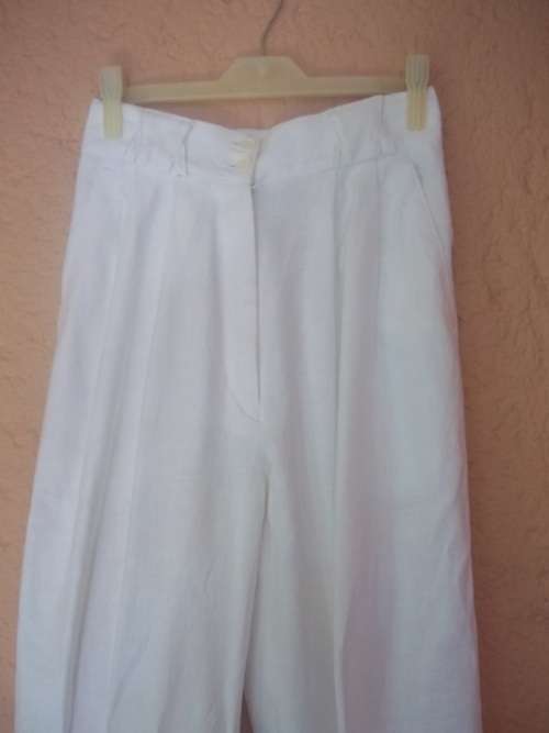 STUNNING WHITE GIORGI0 LINEN PANTSUIT FROM QUEENSPARK - SIZE 34 / 32
