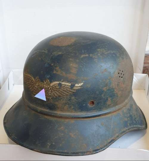 Luftschutz helmet
