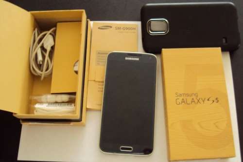 SAMSUNG GALAXY S5 ** 32GB WITH ALL ACCESSORIES***** WATER AND DUST RESISTANT