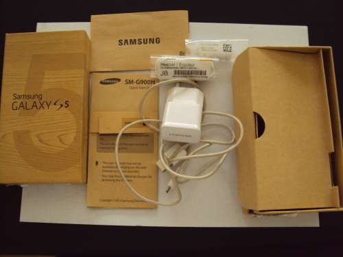 SAMSUNG GALAXY S5 ** 32GB WITH ALL ACCESSORIES***** WATER AND DUST RESISTANT