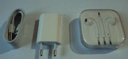 IPHONE 6S 64GB **MINT**** BARGAIN**GOLD WITH BOX AND BRAND NEW ACCESSORIES