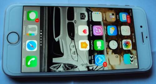 IPHONE 6S 64GB **MINT**** BARGAIN**GOLD WITH BOX AND BRAND NEW ACCESSORIES