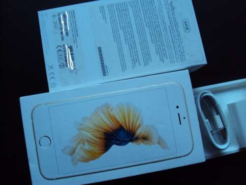 IPHONE 6S 64GB **MINT**** BARGAIN**GOLD WITH BOX AND BRAND NEW ACCESSORIES
