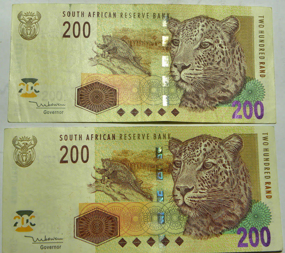 Top Grade RSA notes: 16x Mboweni R200 notes (2004 to 2009) in EF/AU (my opinion)  Bid per note.