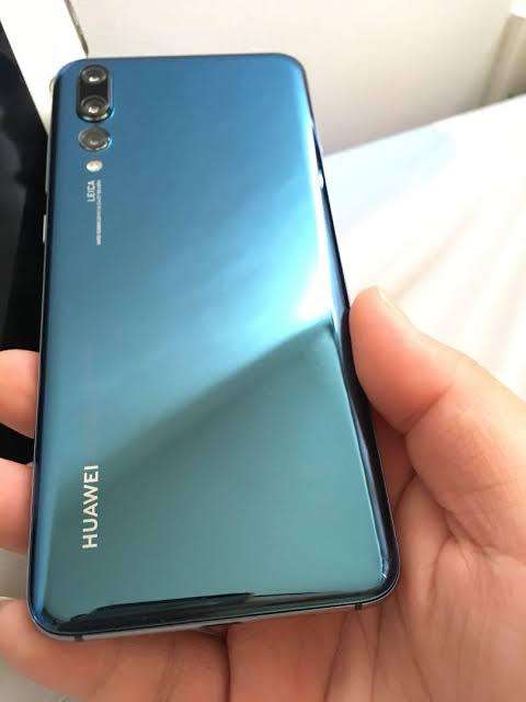 Unique Huawei P20 Pro, HiSilicon Kirin 970 CPU, 6GB RAM, 128GB Storage, Single Sim, Android 10