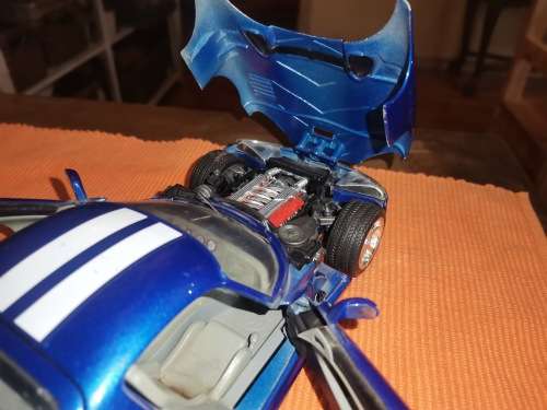 Bburago Viper GTS coupe Dodge 1/18