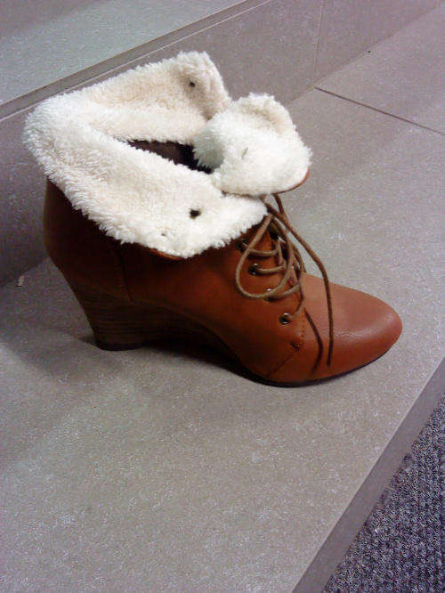 Stunning Retro Style Wedge Heel women / lady shoe