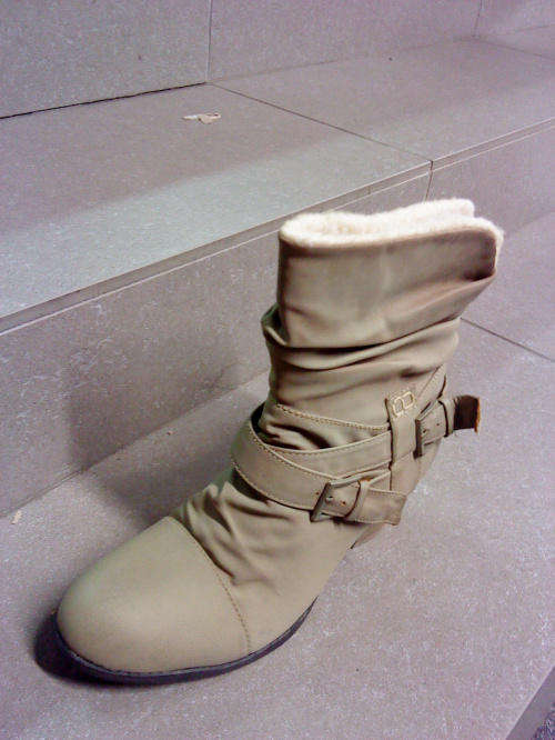 *Save more this winter* Buckled Ankle Boot women / lady shoes