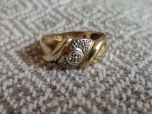 Beautiful 9ct Vintage Gold Ring