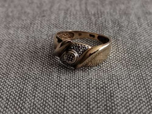 Beautiful 9ct Vintage Gold Ring