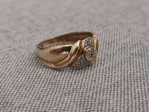 Beautiful 9ct Vintage Gold Ring
