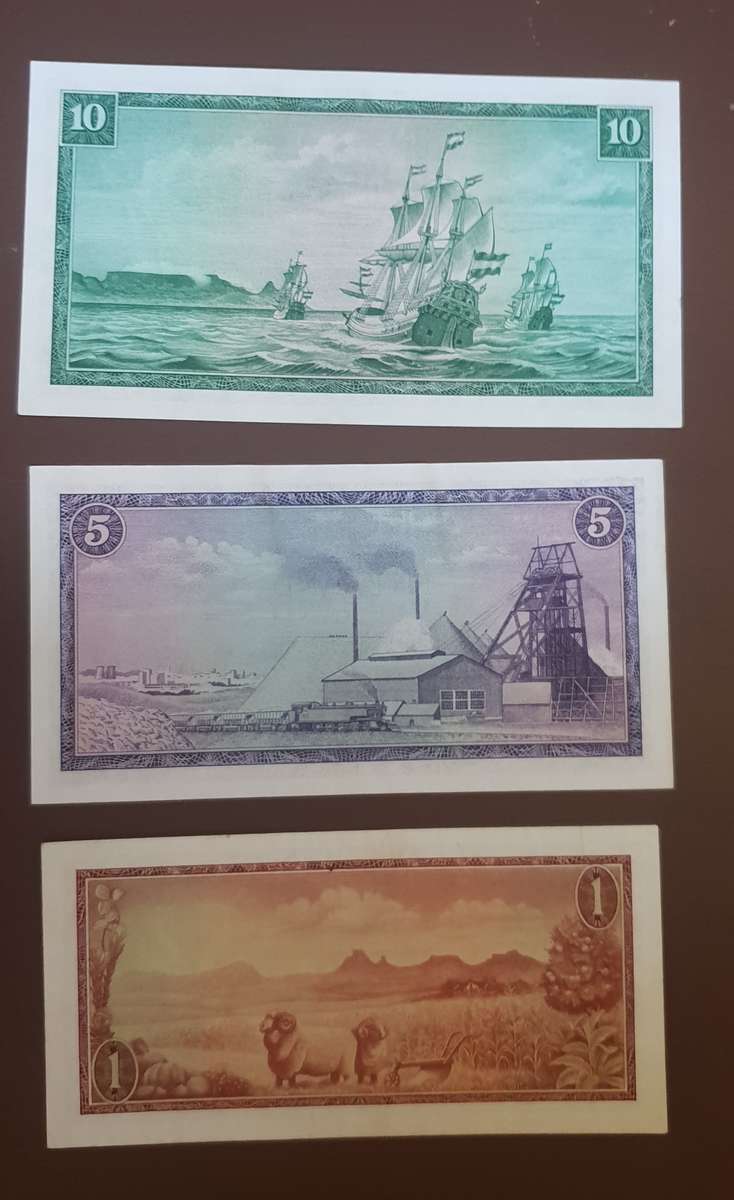 Set of G Rissik notes.   Collectable .