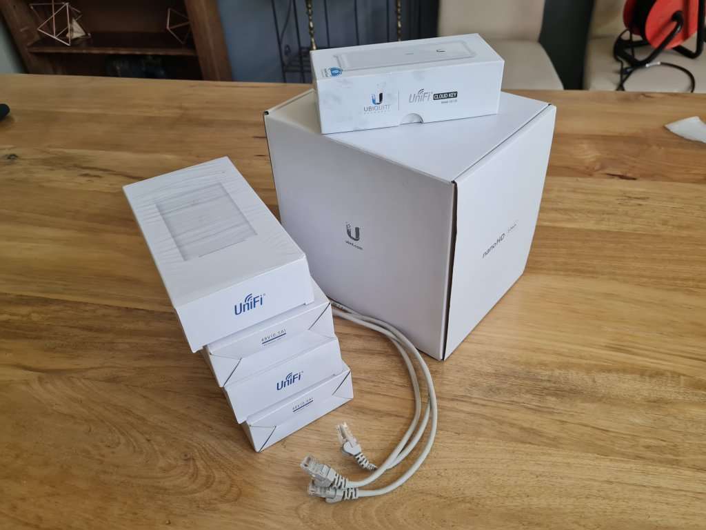 *ULTIMATE HOME WIFI SETUP* Ubiquiti UniFi Wifi Kit