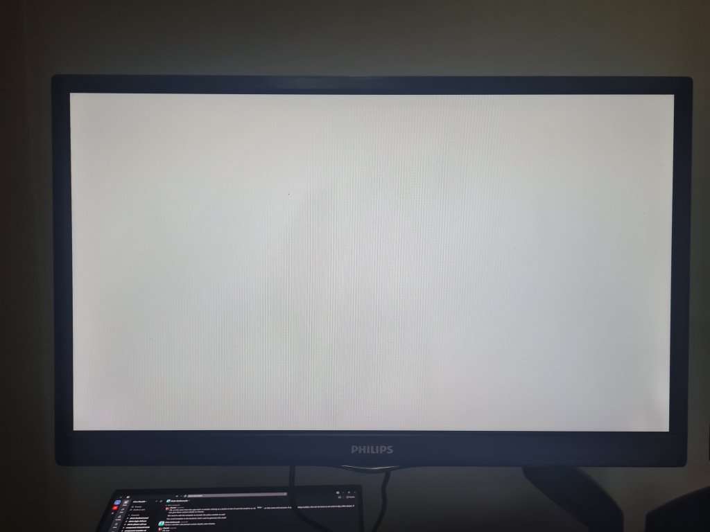 **MULTI MONITOR SETUP** - 2X 1080p screens with desk mount