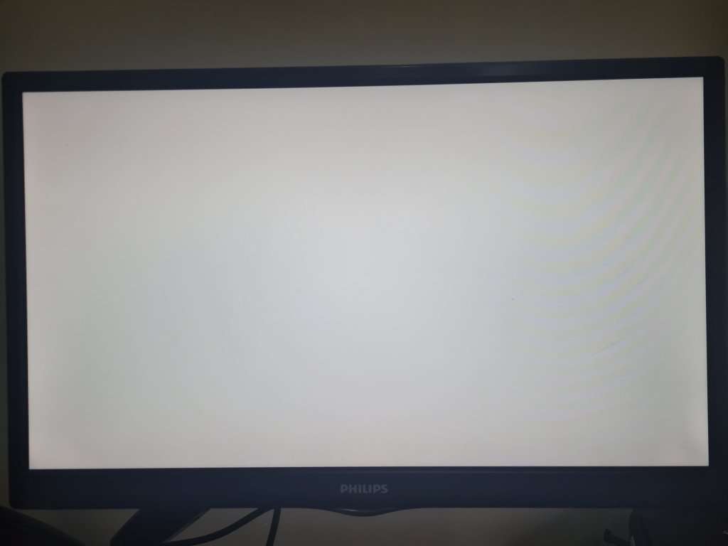 **MULTI MONITOR SETUP** - 2X 1080p screens with desk mount