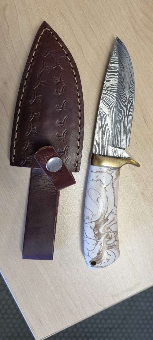 Damascus steel knife - White resin