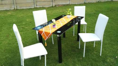 Dinning Table with 4 Chairs.