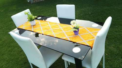 Dinning Table with 4 Chairs.