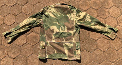 Rhodesian camo long sleeve shirt - medium Size