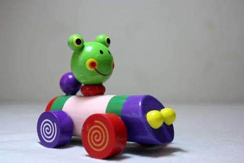 Wooden Cars - (Frog)