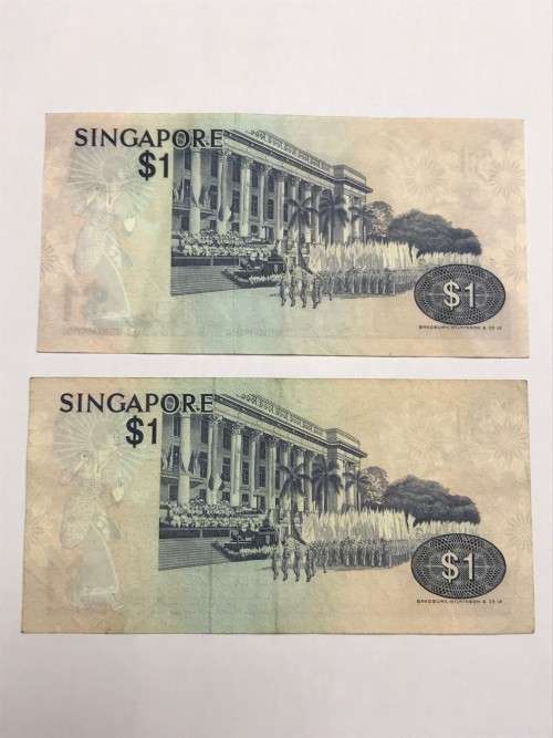Singapore collection - One bid for both notes