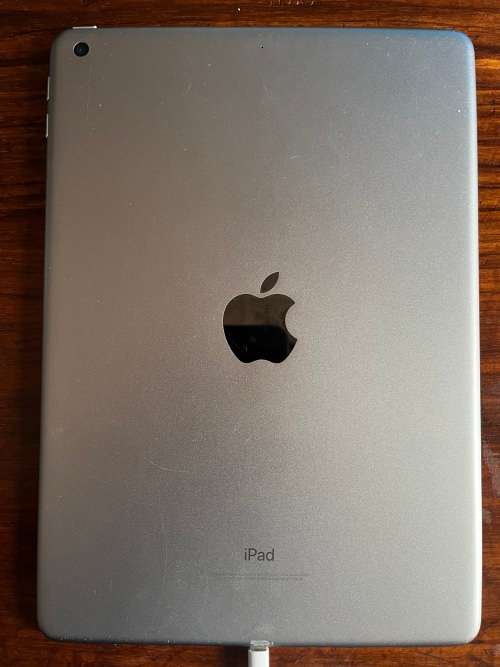 iPad 5th Gen 32GB Model MP2F2LL/A 2017-2018