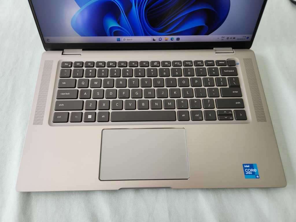 *Aluminum body!* Dell Latitude 9520 i5-1135G7,16GB,512GB - Windows 11 Pro - Warranty!