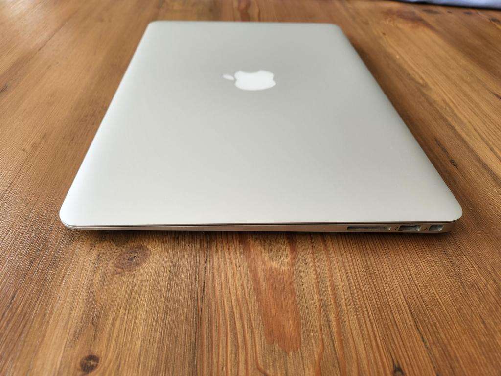 *Mint* MacBook Air (13-inch, 2017) - i5 1.8GHz, 8GB Ram, 128GB SSD