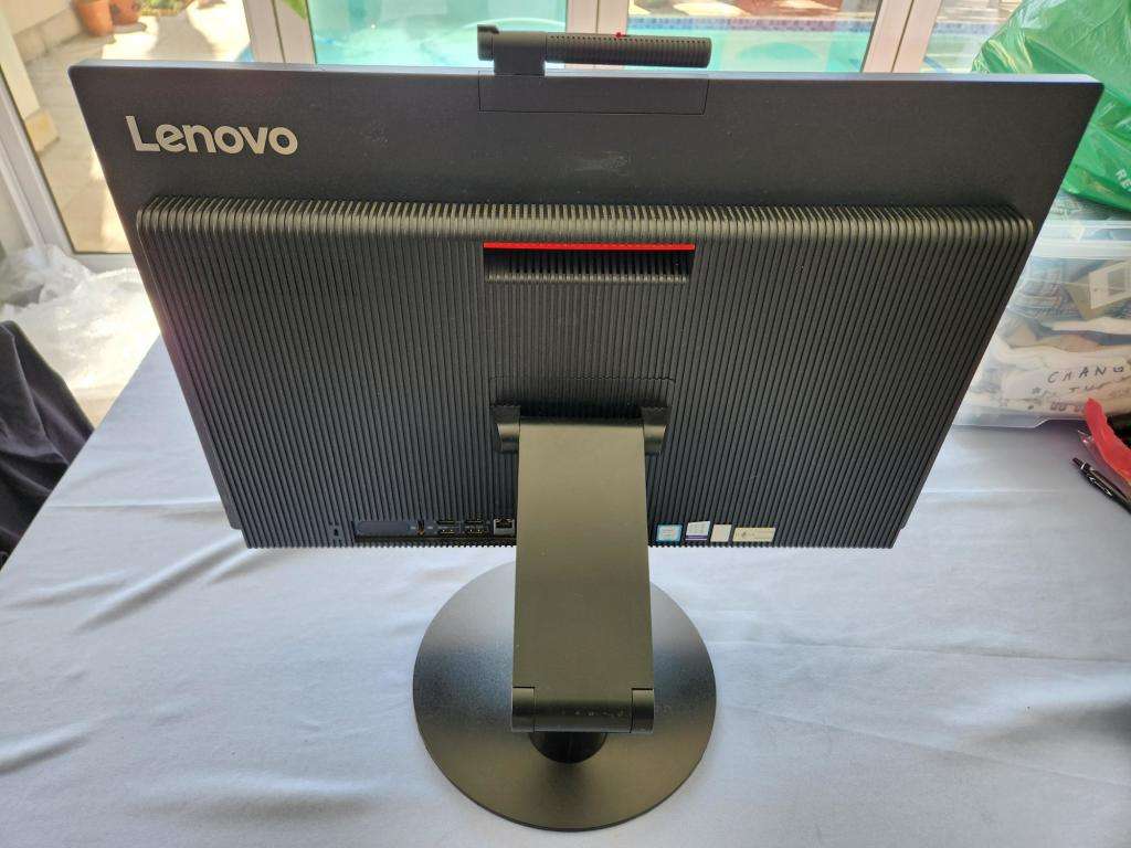 Lenovo ThinkCentre M920z All-In-One i7-9700,8GB,1TB HDD - Windows 11 Pro