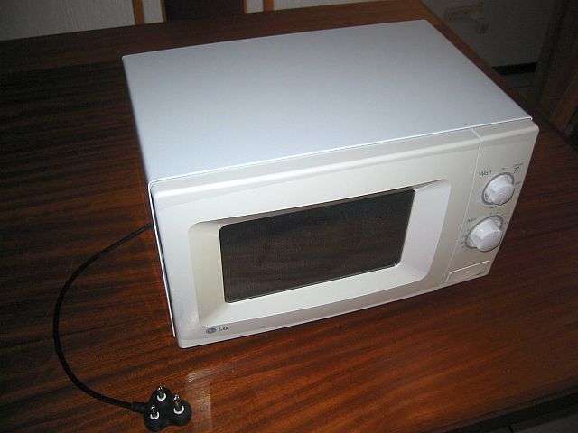 LG MS-2023J Microwave Oven (700W, 20 litre)
