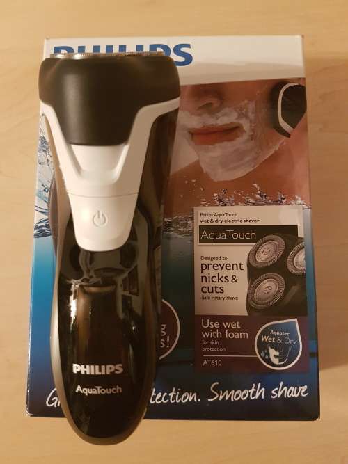 Philips Aqua Touch Wet  and Dry Shaver New (Last One)